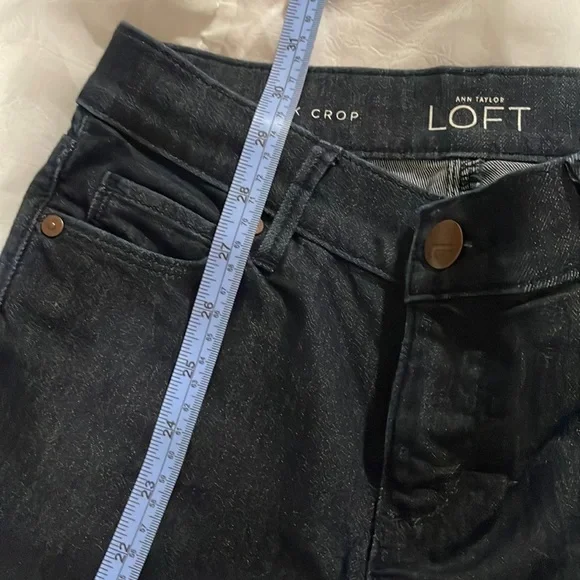 Ann Taylor Loft Dark Wash Modern Kick Crop Jeans Size 24/00P - Picture 6 of 8